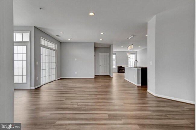 Foto del edificio - 11575 Cavalier Landing Ct