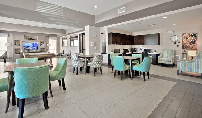 Building Photo - Boulder Pointe