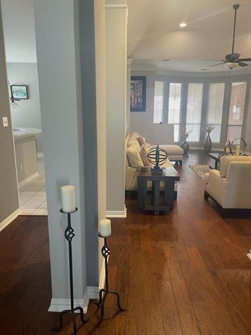 Building Photo - 402 Buttonwood Dr