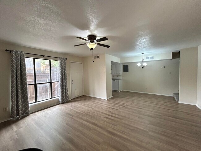 Foto del edificio - 8601 Memphis Dr
