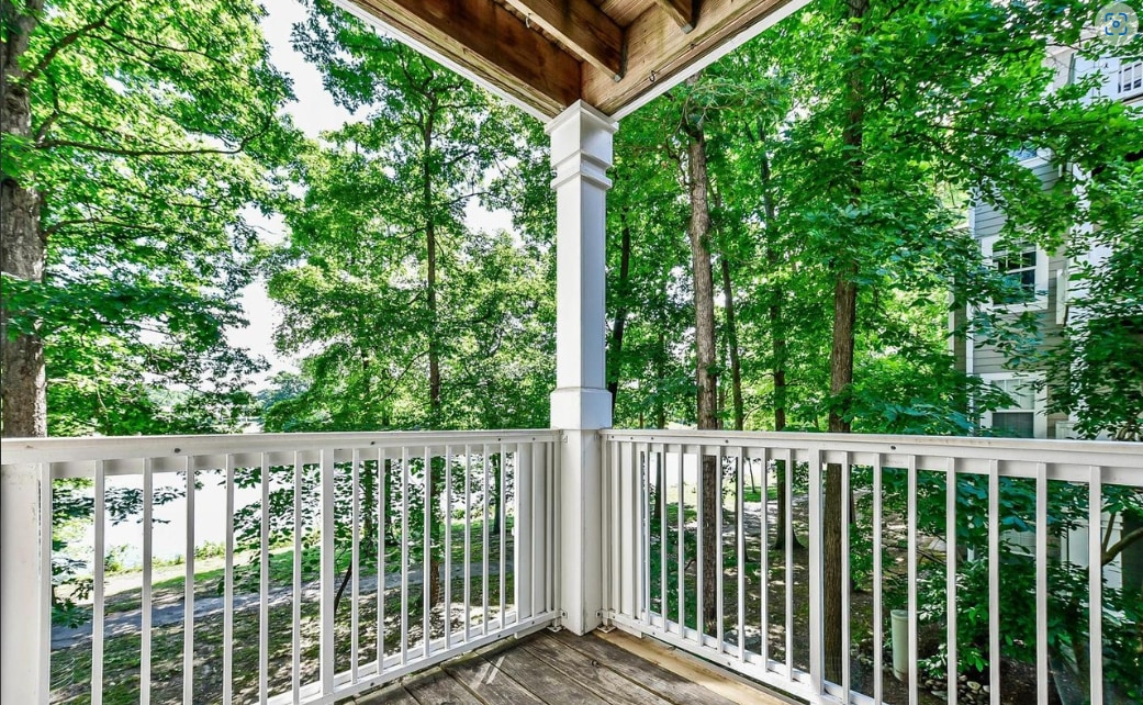 Foto principal - 1716 Lake Shore Crest Dr