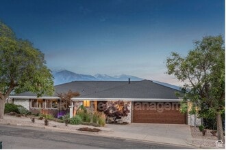Building Photo - 816 16th Ave