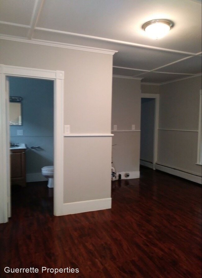 Building Photo - 56 Silver St