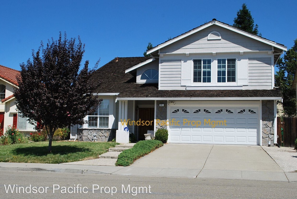 Foto principal - 601 Fallen Leaf Cir