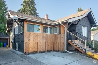 Building Photo - 6204 NE Willow St