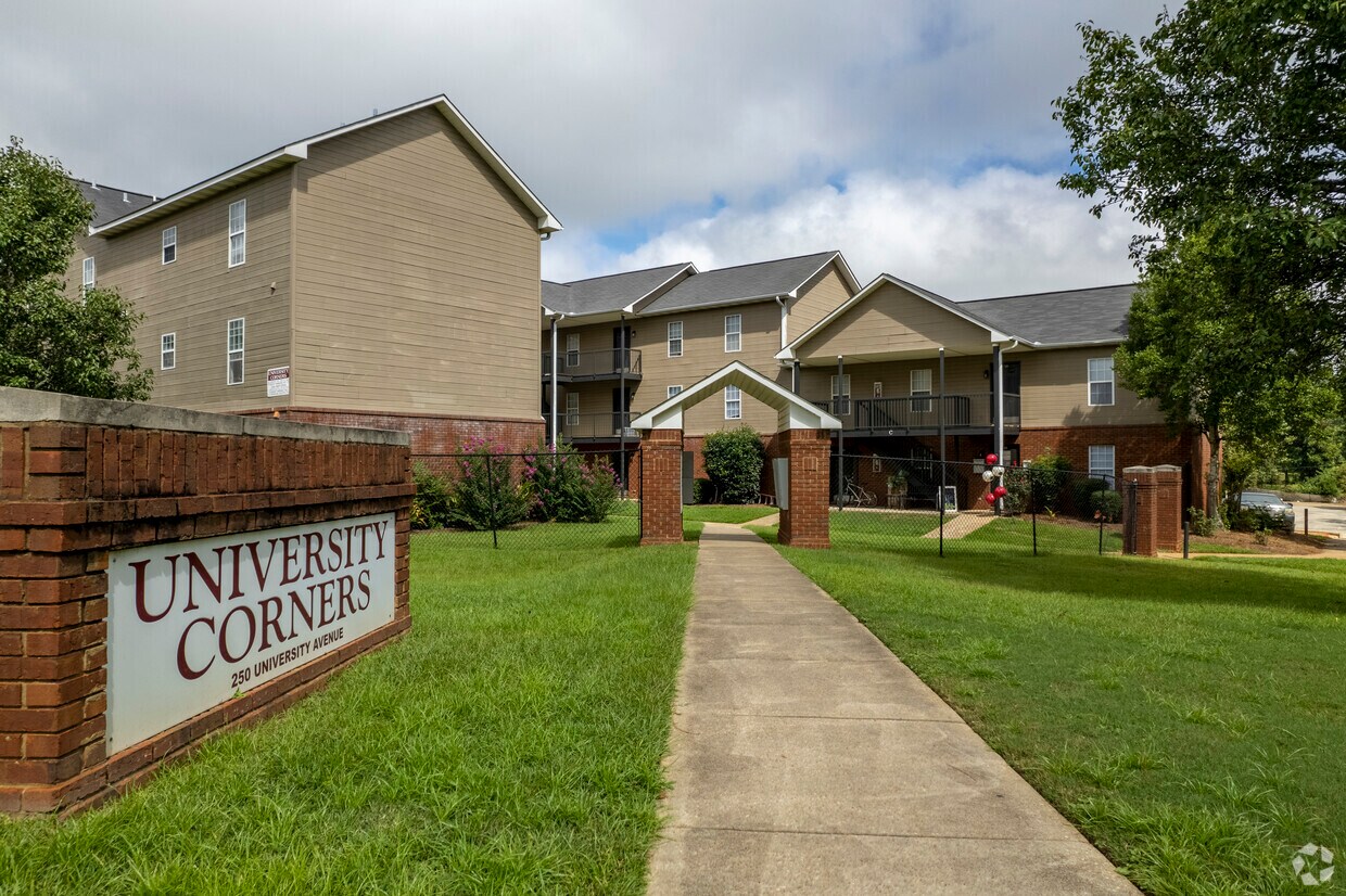 University Corners 250 University Ave Troy, AL Apartments for Rent