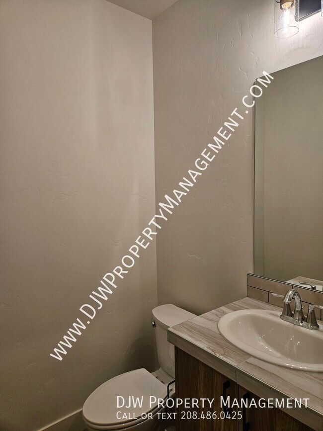 Foto del edificio - 1338 N Meadowglen Ave