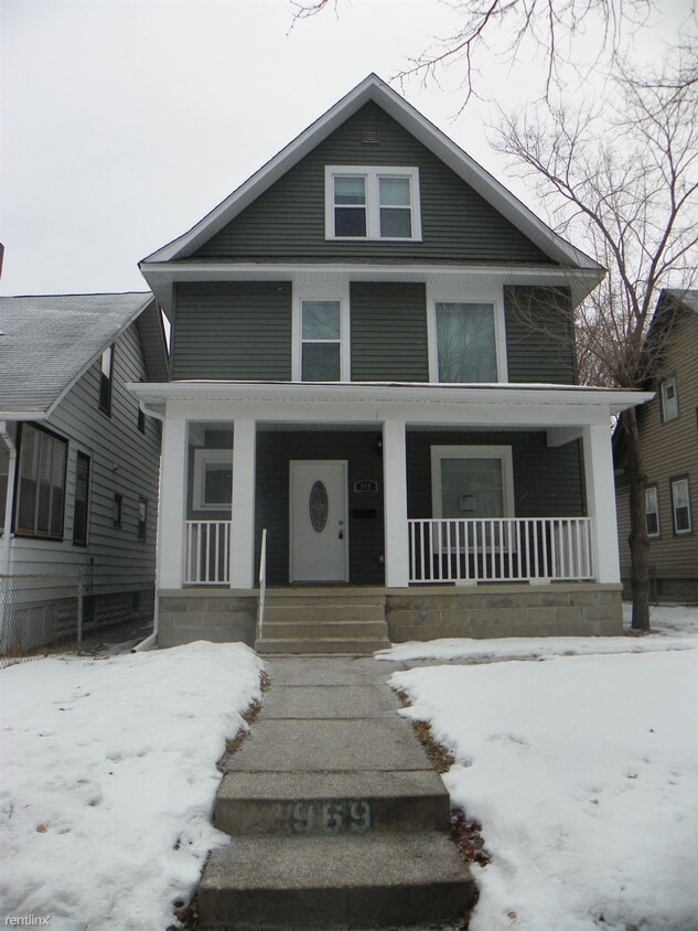 Primary Photo - 4 br, 2.5 bath House - 969 Carroll Avenue