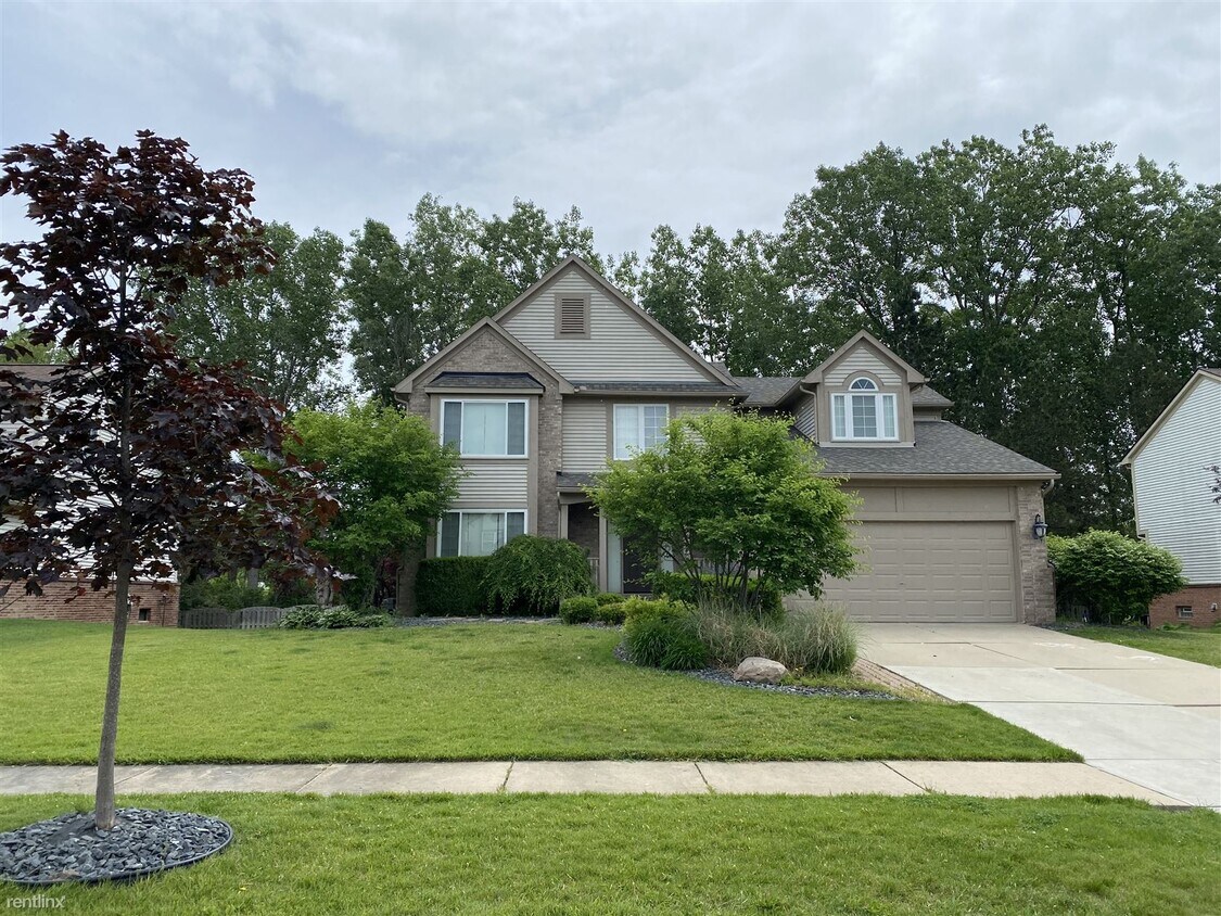 Primary Photo - 5 br, 3.5 bath House - 197 Columbia Dr