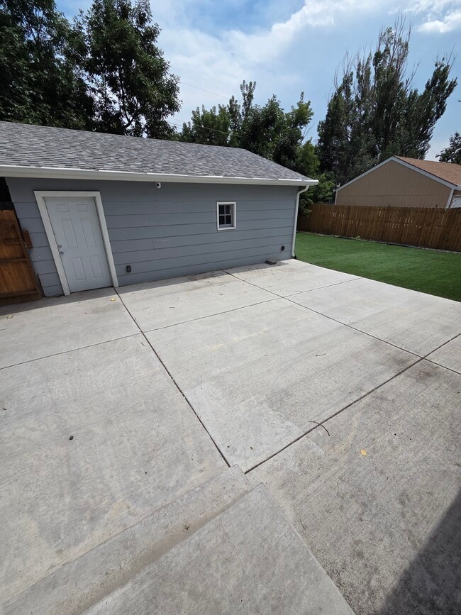 Foto del edificio - 3633 Windflower Cir