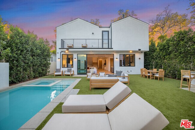 Foto del edificio - 4256 Camellia Ave