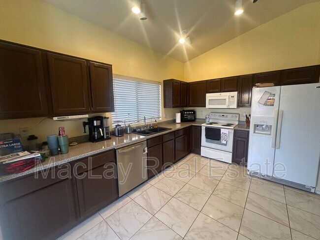Building Photo - 4161 E Tanglewood Dr
