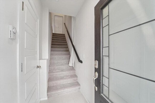 Foto del edificio - 2 bedroom in Mountlake Terrace WA 98043