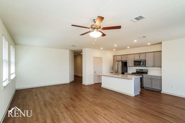 Building Photo - 13709 Mcarthur Dr