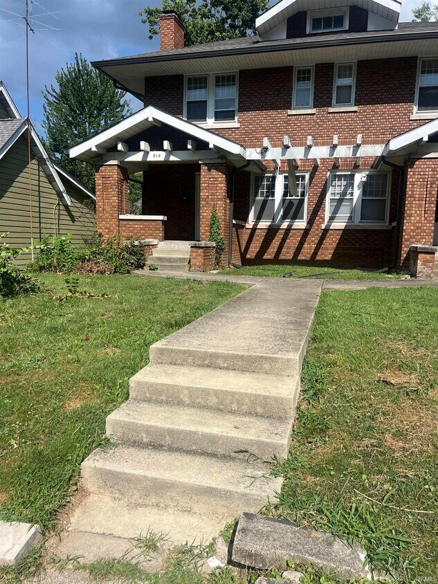 Primary Photo - 814 N Washington St