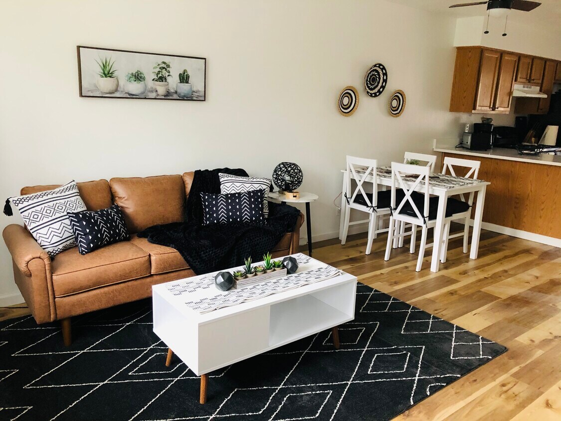 Foto principal - 1405 Chelwood Park Blvd NE