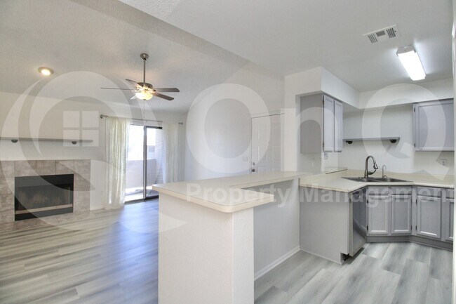 Foto del edificio - 533 W Guadalupe Rd