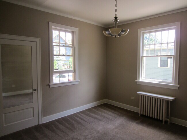 Bedroom - 2020 W Pacific Ave