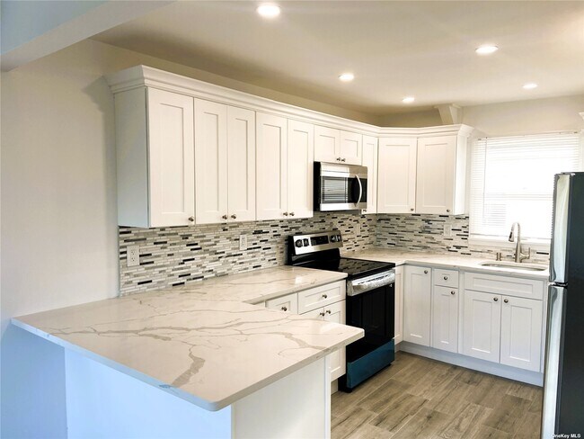 Foto del edificio - 473 Franklin Blvd