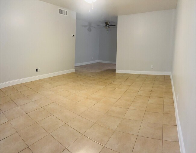 Foto del edificio - 5550 N Braeswood Blvd