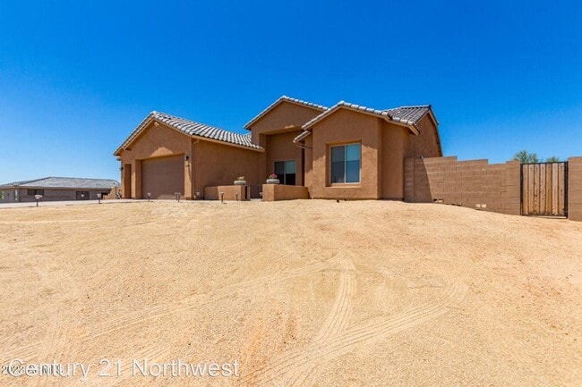 Foto del edificio - 4 br, 3 bath House - 5420 E Skinner Dr.