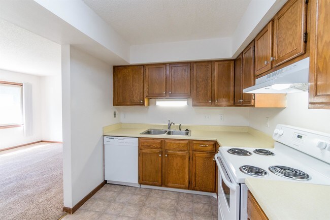 Building Photo - 3211 Terrace Dr
