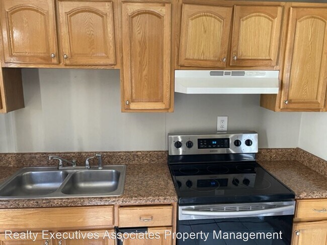 Foto del edificio - 3 br, 1 bath House - 431 Loudon Avenue