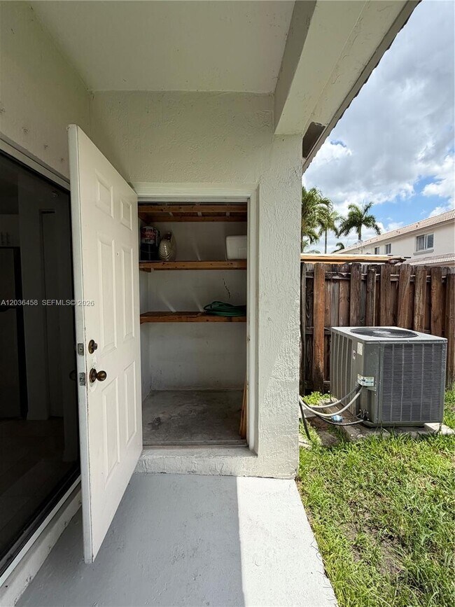 Foto del edificio - 7455 SW 162nd Pl