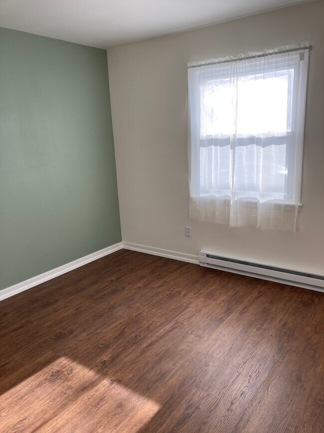 328 Glen Ave Unit 1st floor, Scotia, NY 12302 Apartments in Scotia