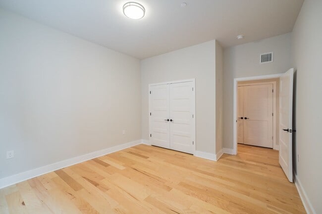 Interior Photo - 5015 WEST