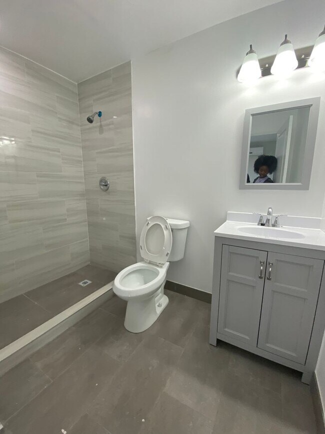 Foto del edificio - 121 N. Lake