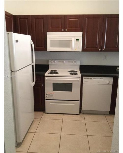 Foto principal - 17710 NW 73rd Ave