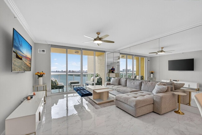 Foto del edificio - 2650 Lake Shore Dr