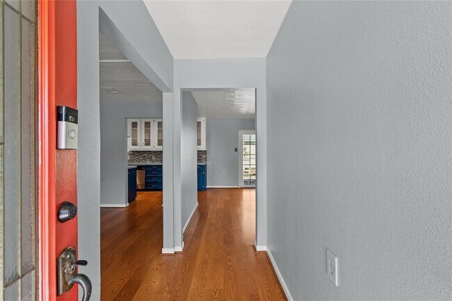 Foto del edificio - 3320 80th St