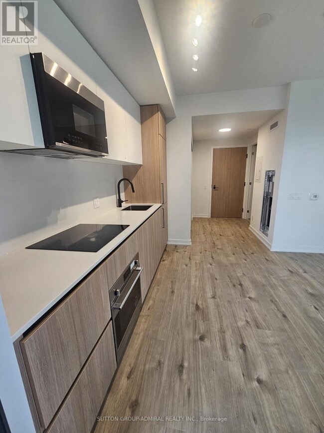 Building Photo - 35 Parliament St