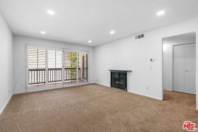 Building Photo - 7301 Raintree Cir