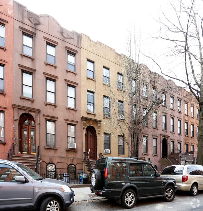 Building Photo - 545 Henry St