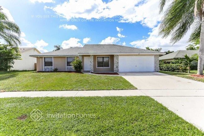 Building Photo - 112 La Mancha Ave