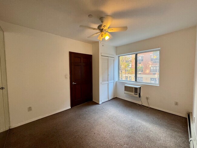 Foto del edificio - 49 E 129th St