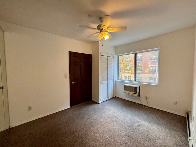 Building Photo - 49 E 129th St