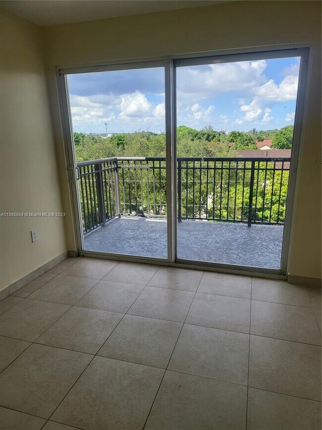 Foto del edificio - 2647 NW 25th Ave