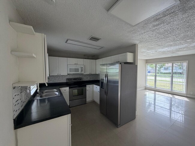 Foto del edificio - 4511 SW 23rd St