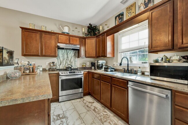 Foto del edificio - 122 Neely Cir NE