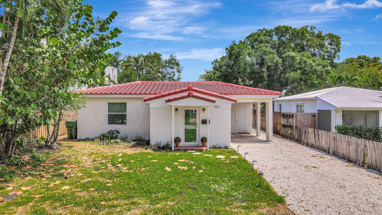 Primary Photo - 420 SW 13th St