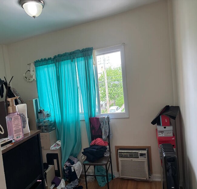 Foto del edificio - 2636 W Farragut Ave