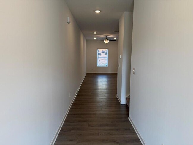 Foto del edificio - 214 Kinship Dr