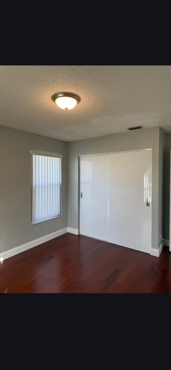 Foto del edificio - 12390 Summer Springs Dr