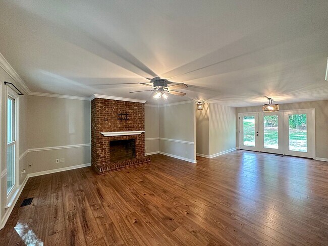 Building Photo - First Month's Rent FREE!!!  Amazing Apex H...