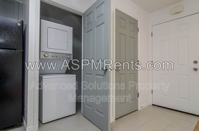 Foto del edificio - 619-623 E 5th Ave