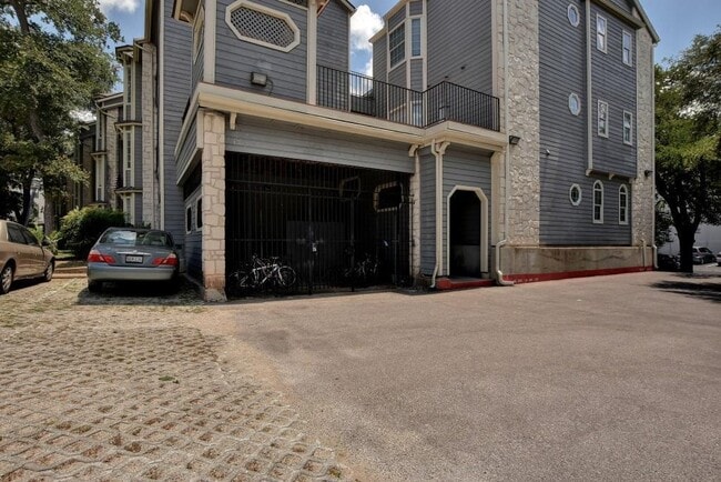 Foto del edificio - 3111 Tom Green St